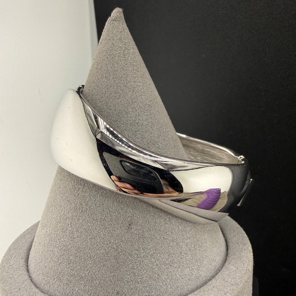 Vintage‎ Monet Bracelet Hinged Clamper Signed  Silver Tone 6.5"